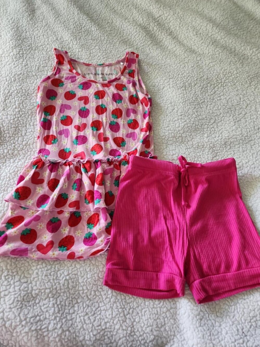 Little Bum Bums 2 piece strawberry set Size 5/6